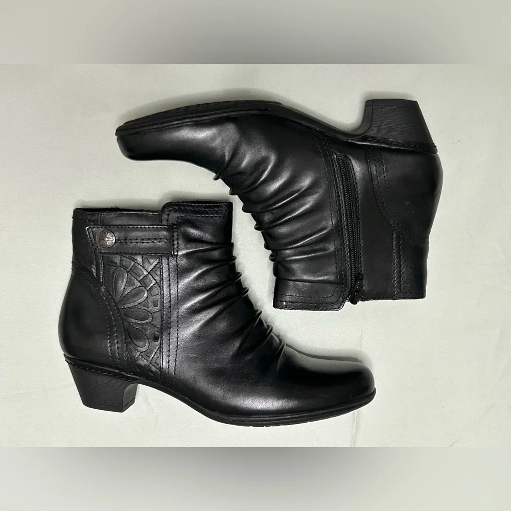Rockport / Cobb Hill Black Abilene Ankle Booties with Floral Detail - 9.5M - Picture 1 of 8